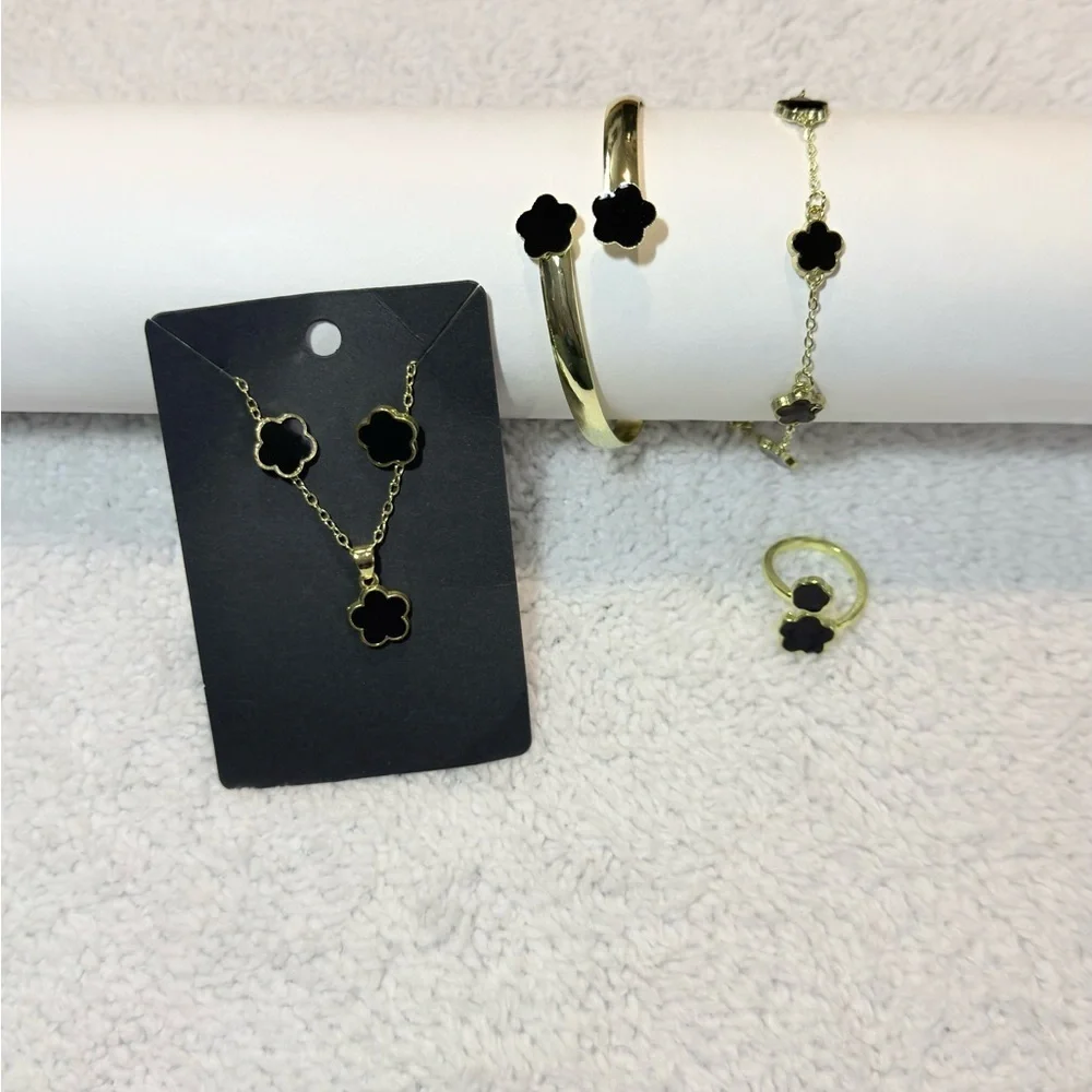 Women's Jewelry Set 5Pcs Clover 4 Leaves Gold and Onyx -